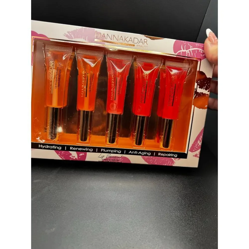 NWT Manna Kadar 5 Piece Lip Balm Set